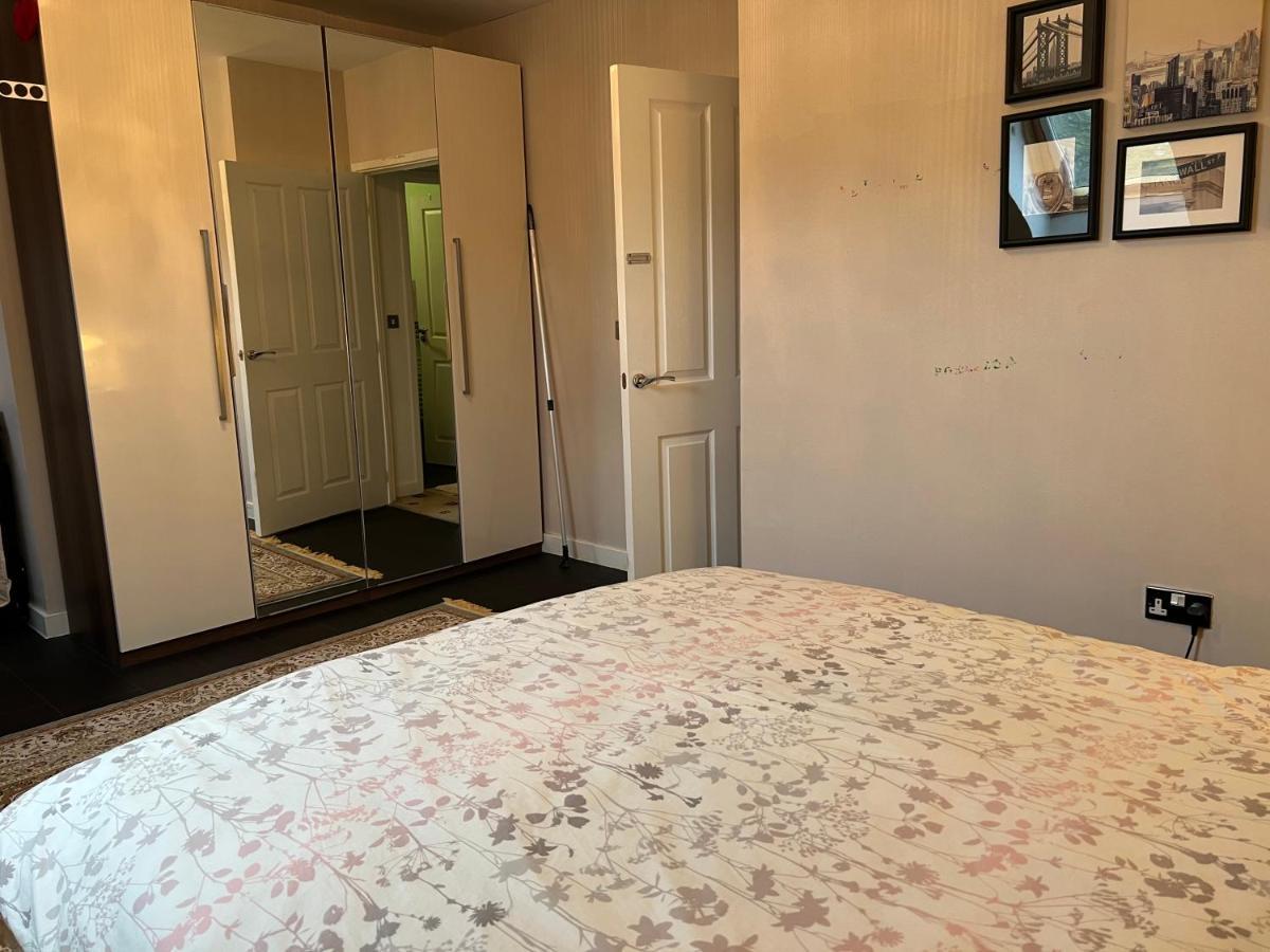 Sheffield City Centre , Free Wifi & Parking - Private Room - Shared House Esterno foto