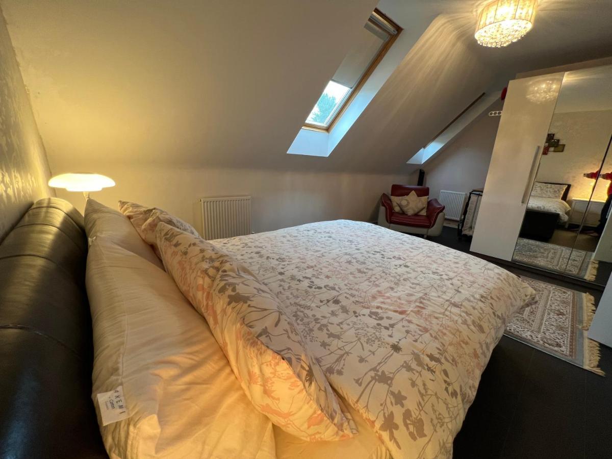 Sheffield City Centre , Free Wifi & Parking - Private Room - Shared House Esterno foto