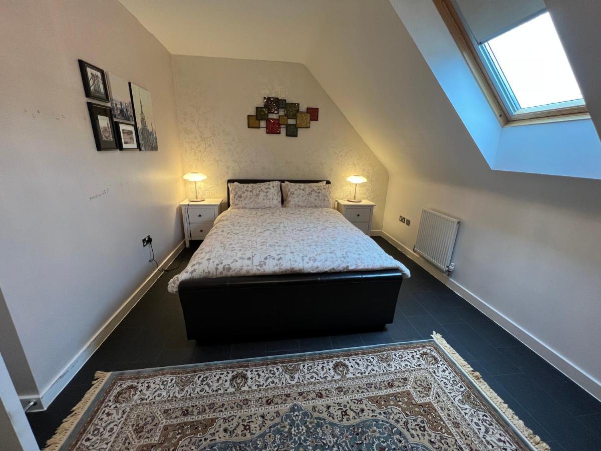 Sheffield City Centre , Free Wifi & Parking - Private Room - Shared House Esterno foto